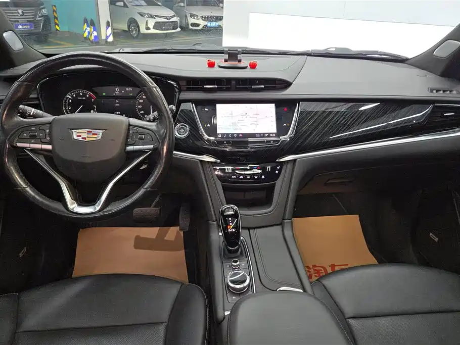 Cadillac XT6 2022 — фото 12