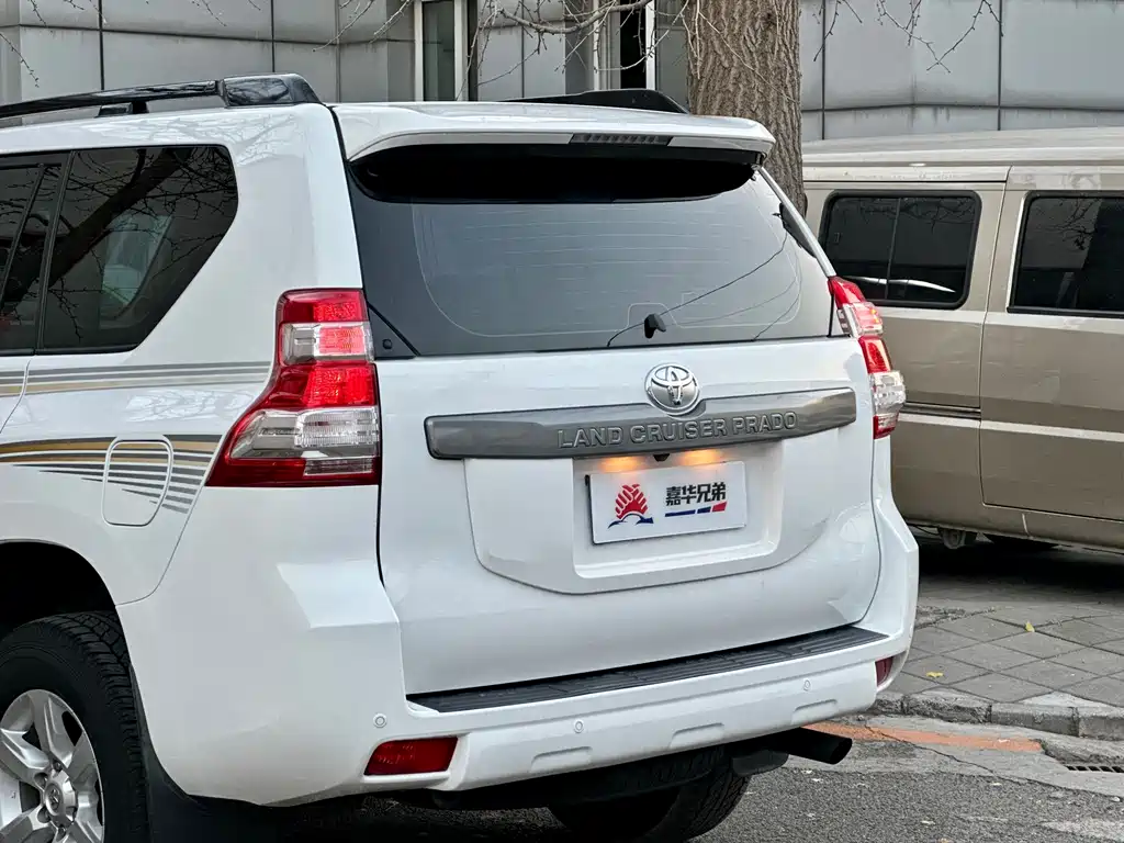 Toyota Prado 2015 — фото 14