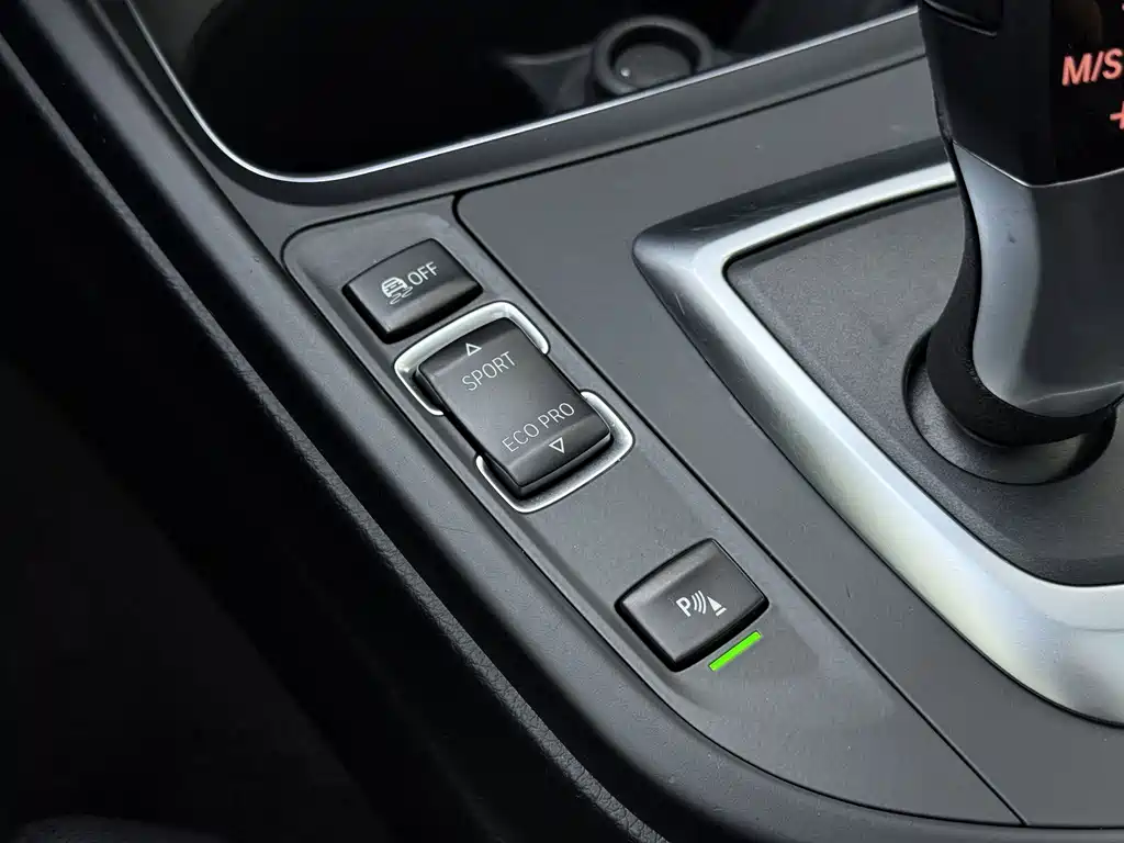BMW 3 Series GT 2018 — фото 35