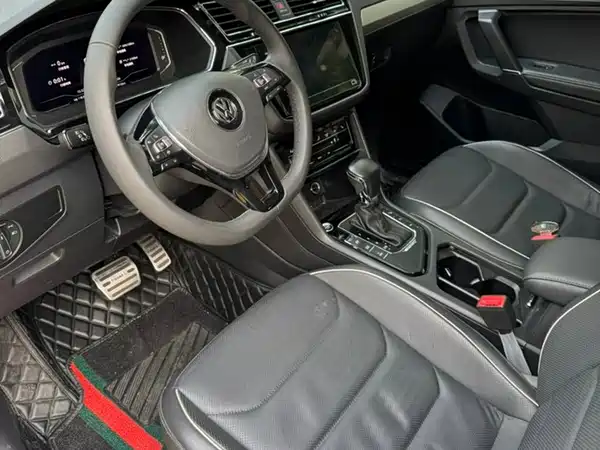 Volkswagen Tiguan L Plug-In Hybrid 2020