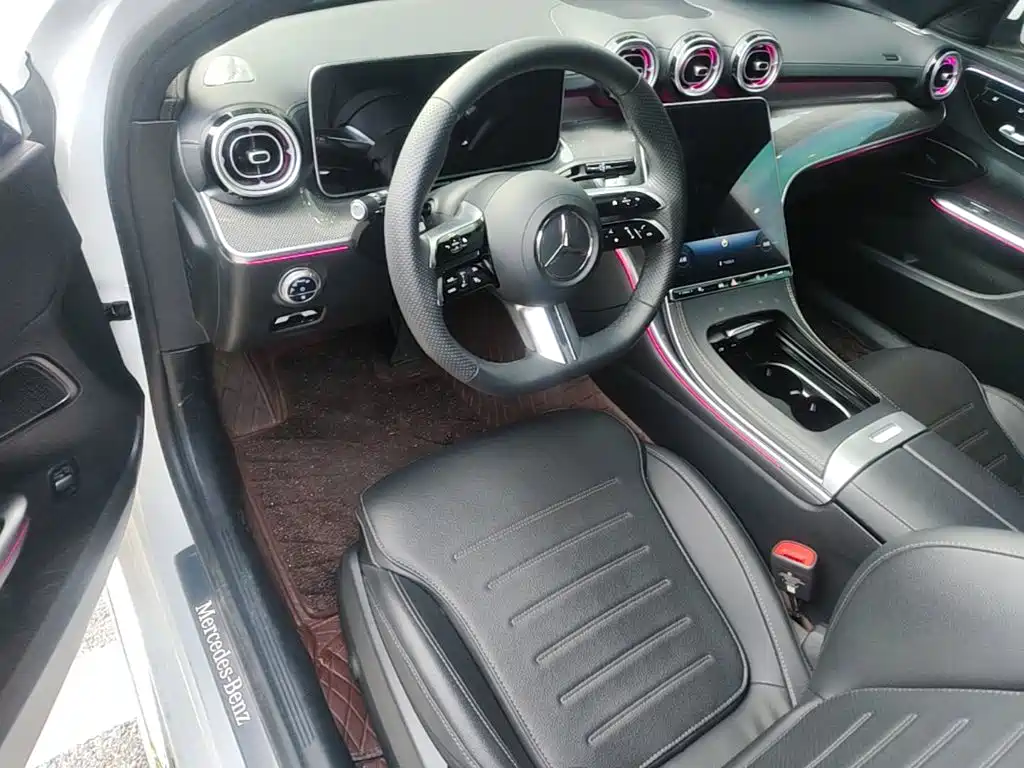 Mercedes-Benz C-Class 2025 — фото 16