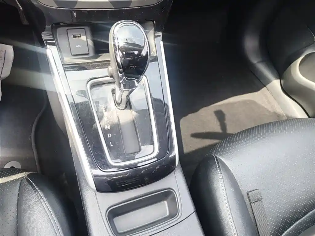 Nissan Sylphy 2019 — фото 14
