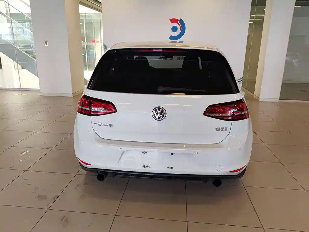 Volkswagen Golf GTI 2017 — фото 27