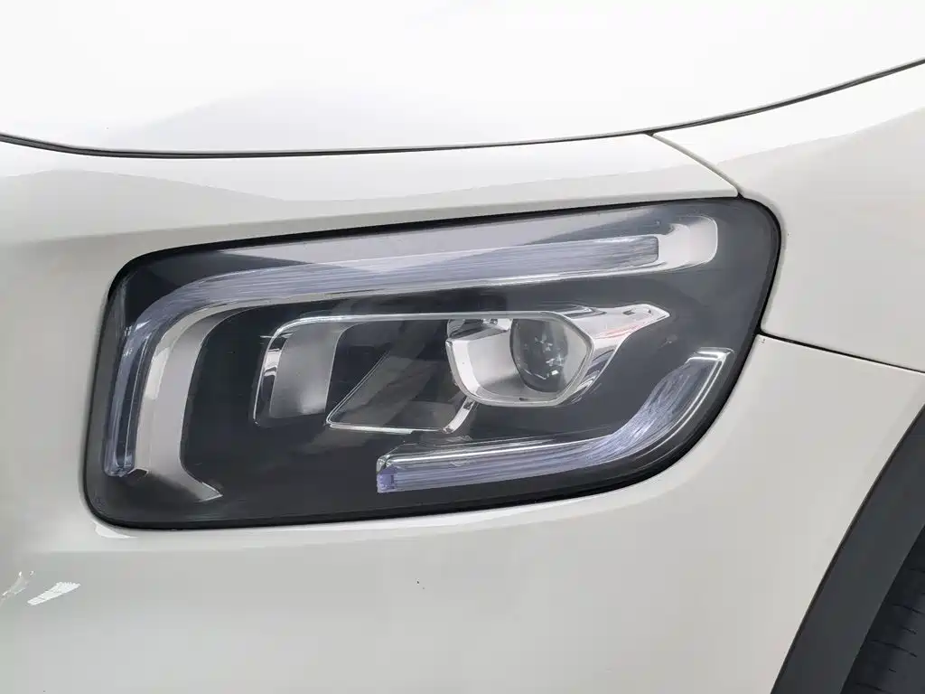 Mercedes-Benz GLB 2021