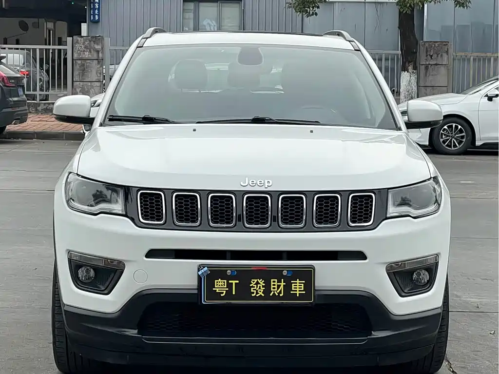 Jeep Compass 2019 — фото 2