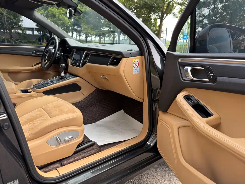 Porsche Macan 2018 — фото 33