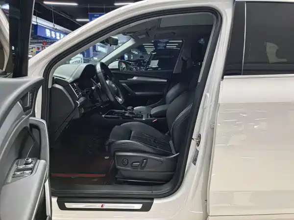 Audi Q5L 2022