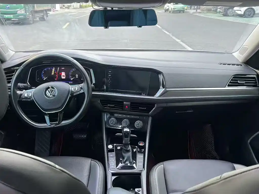 Volkswagen Sagitar 2023