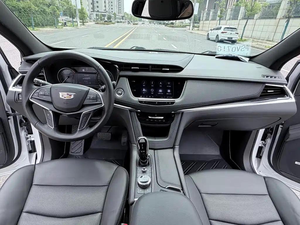 Cadillac XT5 2020 — фото 10
