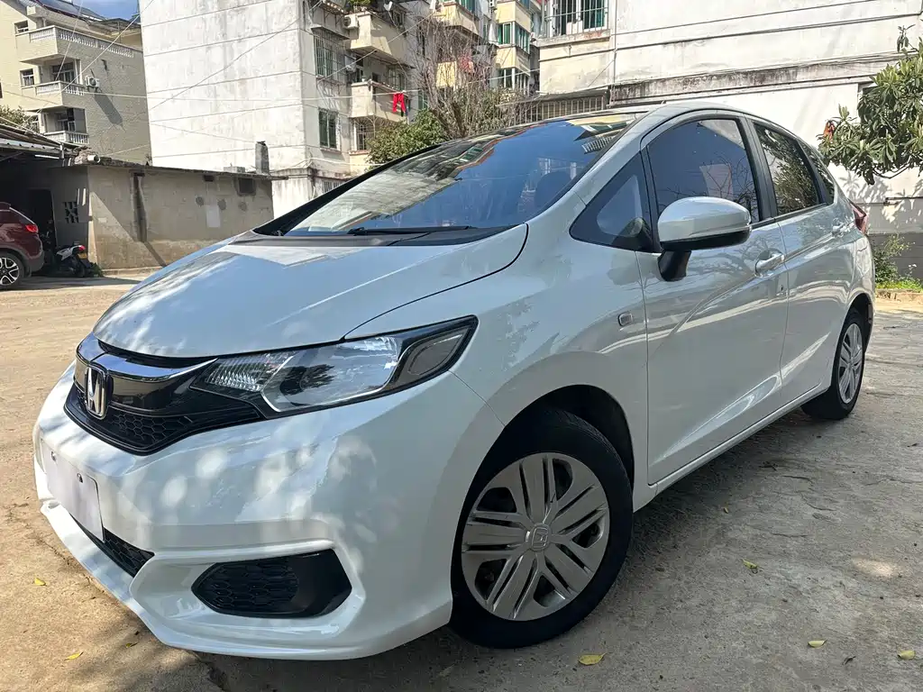 Honda Fit 2018 — фото 1