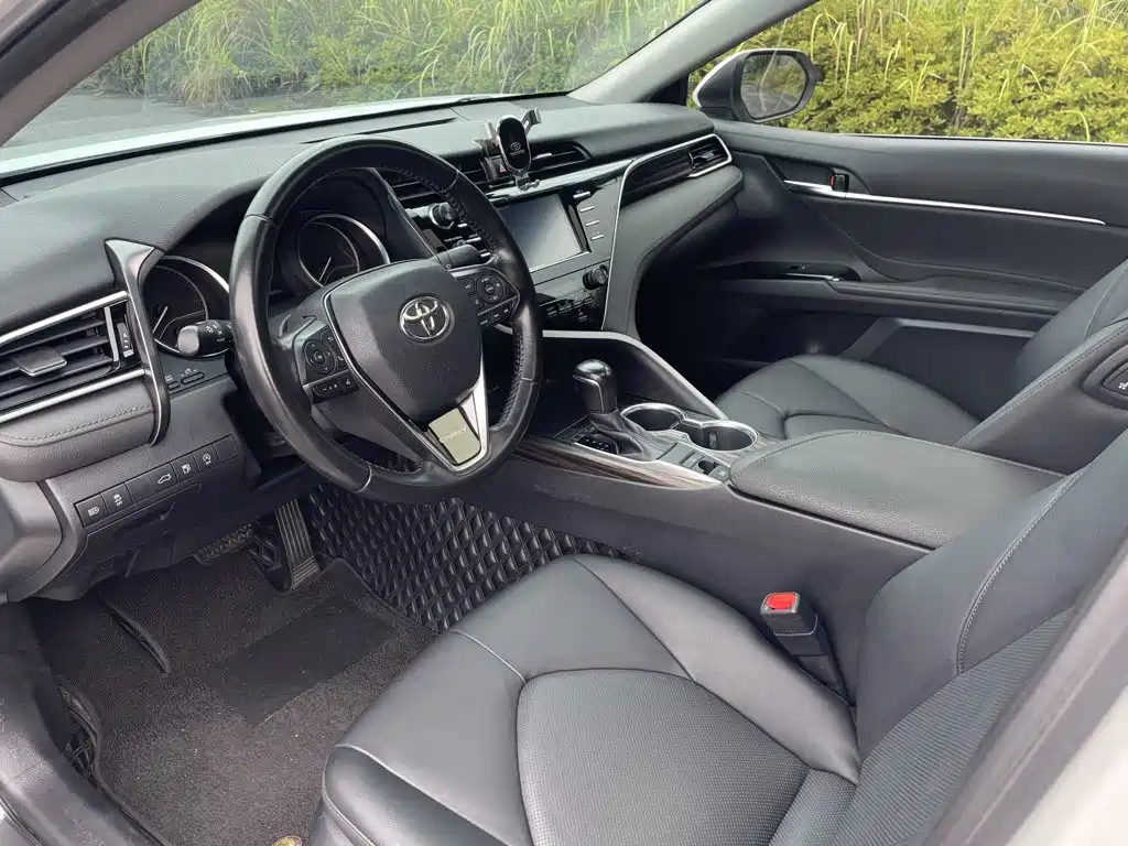 Toyota Camry 2018 — фото 13