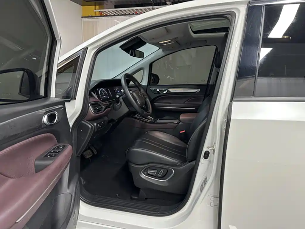 GAC Trumpchi M6 2024 — фото 12