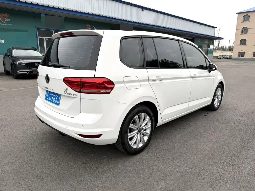 Volkswagen Touran 2024