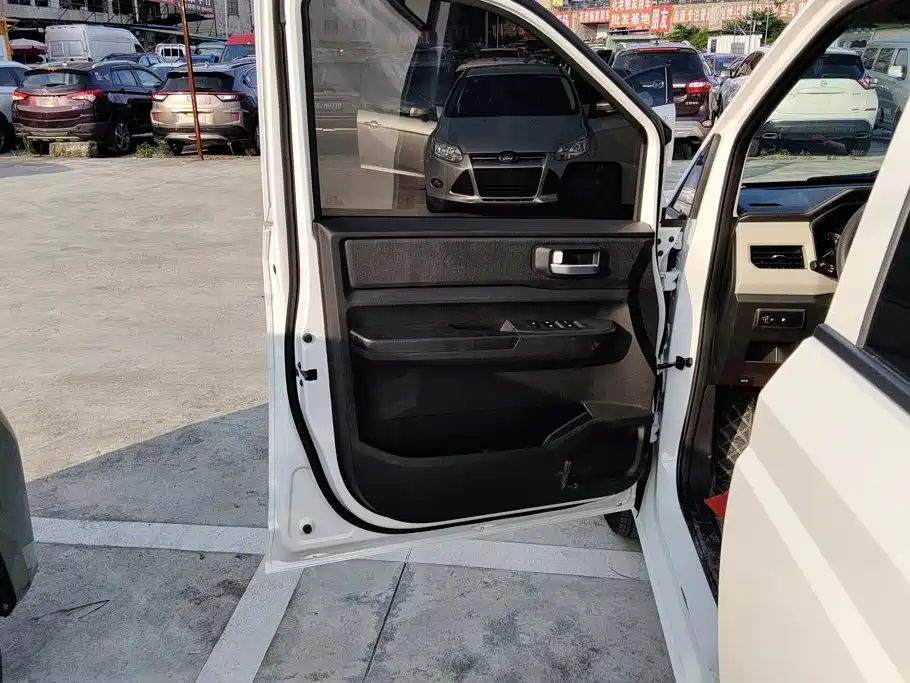 Wuling Hongguang PLUS 2020