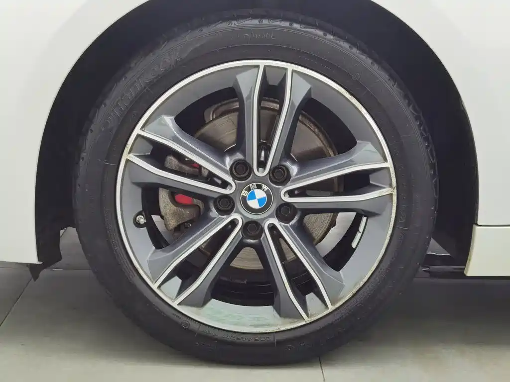 BMW 1 Series 2022 — фото 17