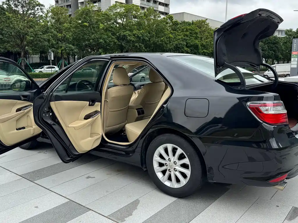 Toyota Camry 2016 — фото 17