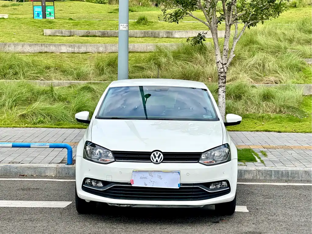 Volkswagen Polo 2015