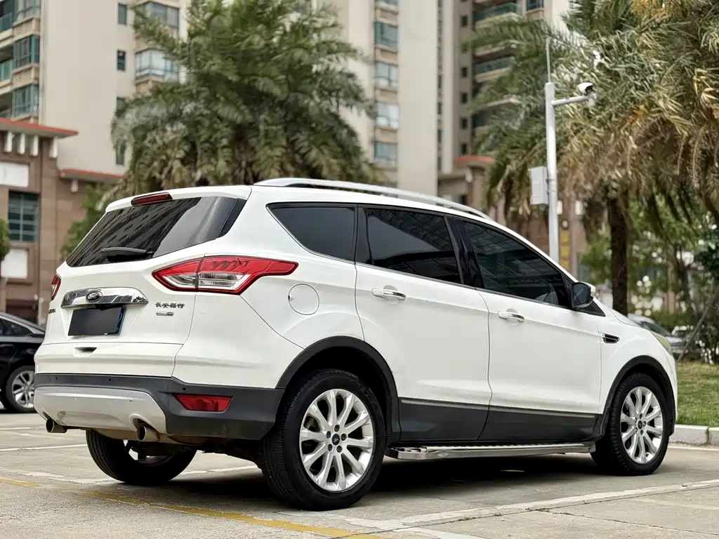 Ford Kuga 2014 — фото 13