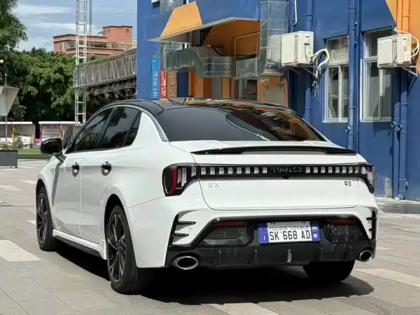 Lynk & Co 03 2022