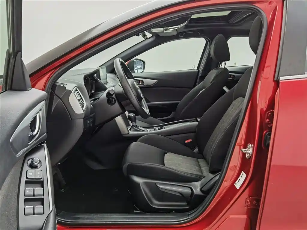 Mazda CX-4 2019 — фото 10