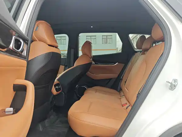 Geely Boyue L 2025