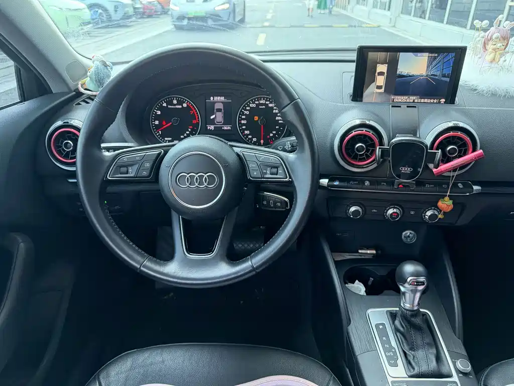 Audi A3 2018 — фото 9