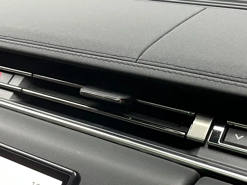 Land Rover Range Rover Sport 2023 — фото 20