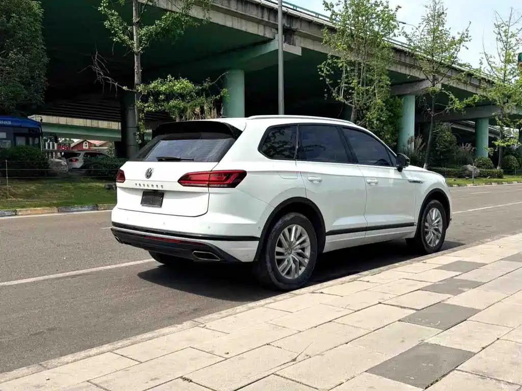 Volkswagen Touareg 2019 — фото 6