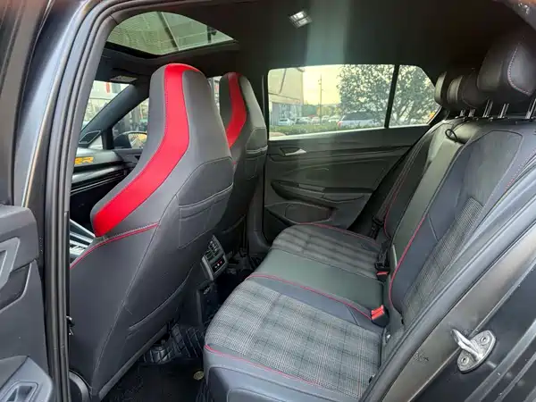 Volkswagen Golf GTI 2021