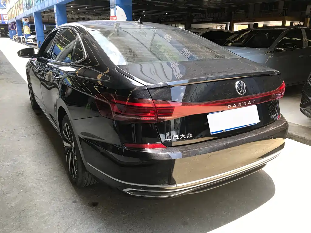 Volkswagen Passat 2022