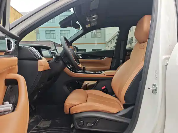 Geely Boyue L 2025