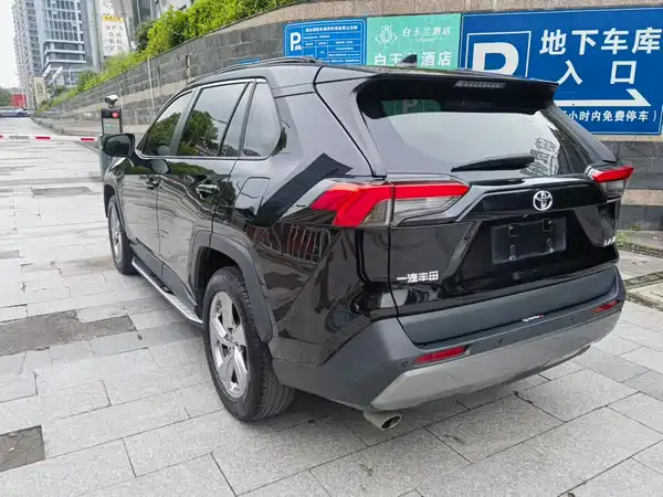Toyota RAV4 2021