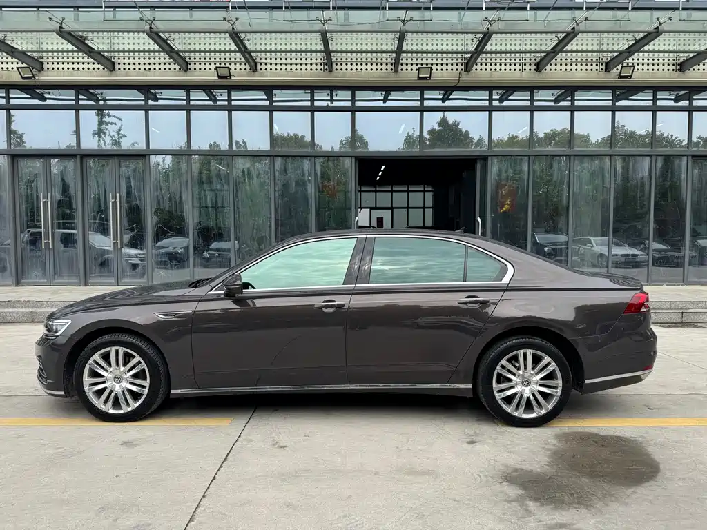 Volkswagen Phideon 2018 — фото 4