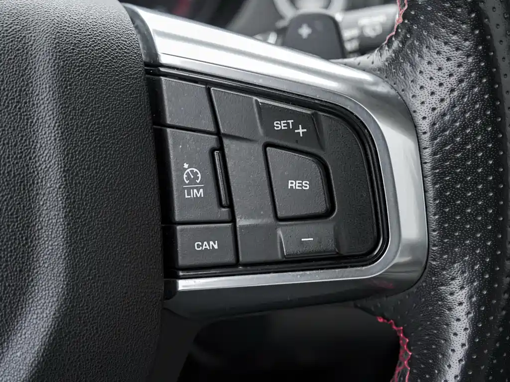 Land Rover Discovery Sport 2019 — фото 36