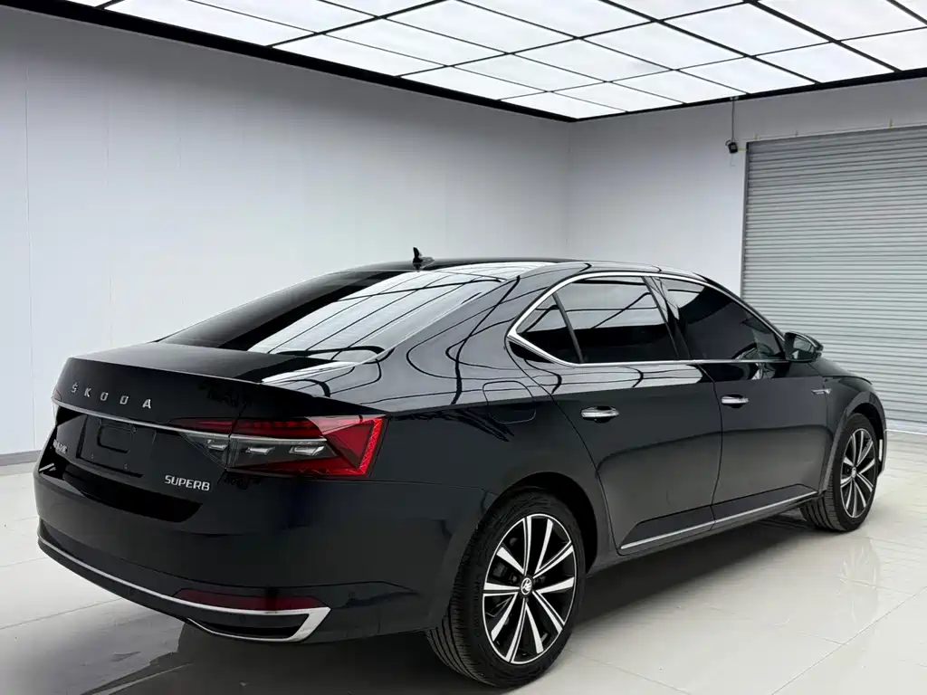 Skoda Superb 2024 — фото 2