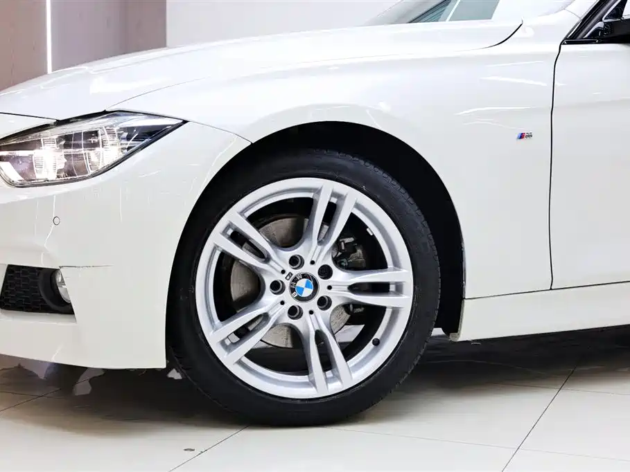 BMW 3 Series 2017 — фото 10