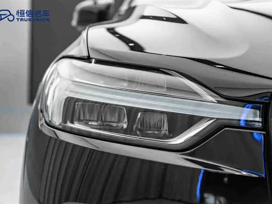 Volvo XC60 2019 — фото 10