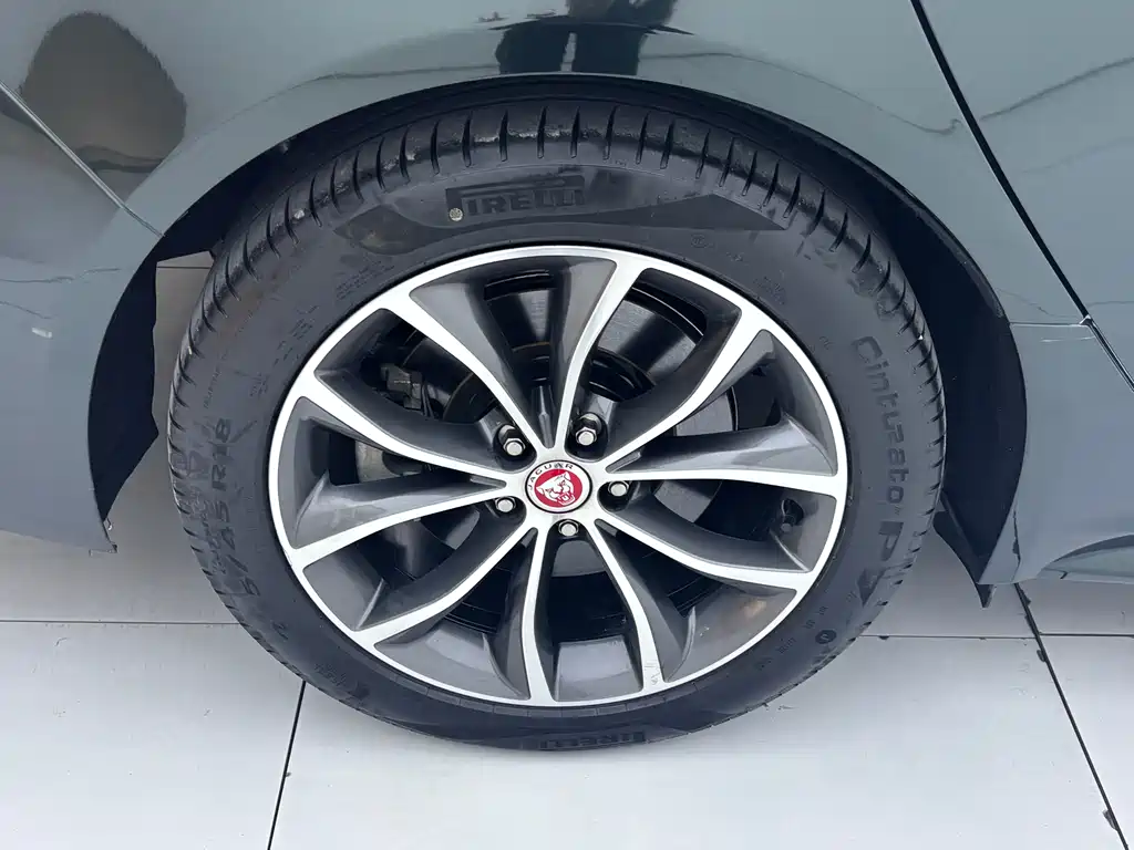 Jaguar XFL 2024 — фото 10