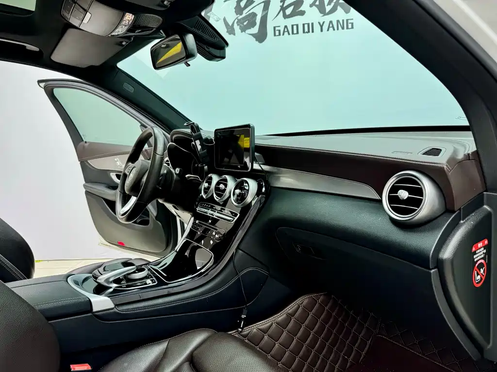 Mercedes-Benz GLC 2018 — фото 13