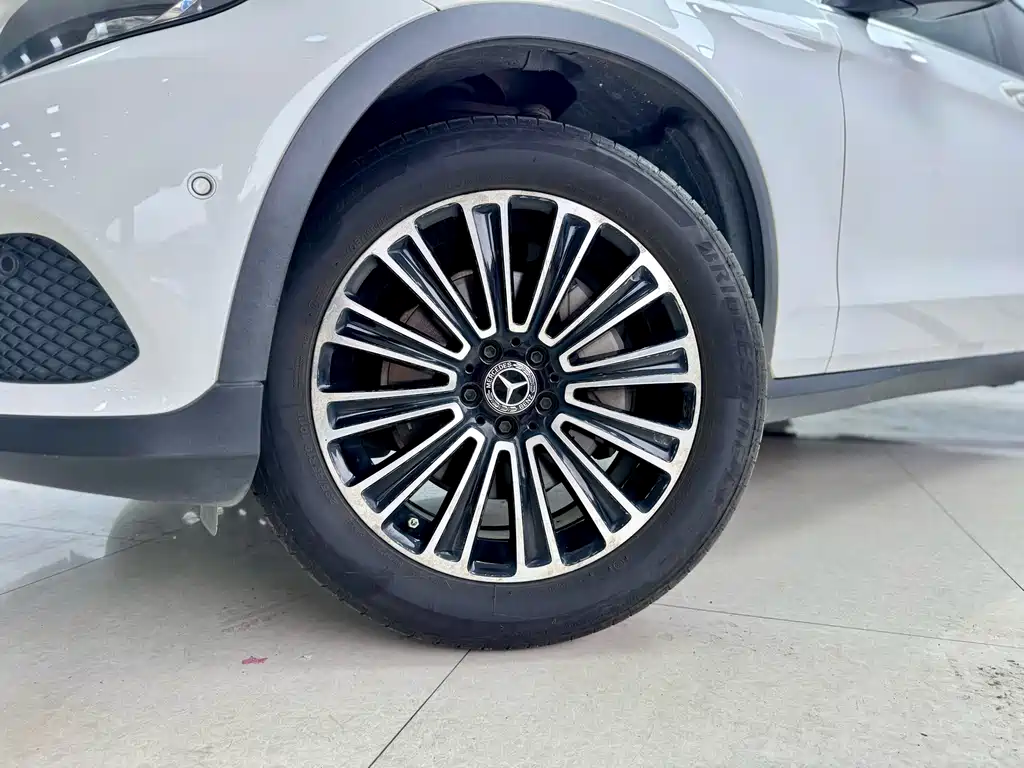 Mercedes-Benz GLC 2018 — фото 24
