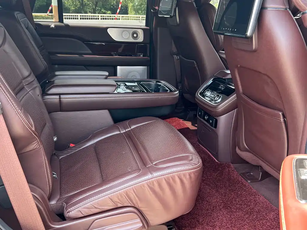 Lincoln Navigator 2020 — фото 10