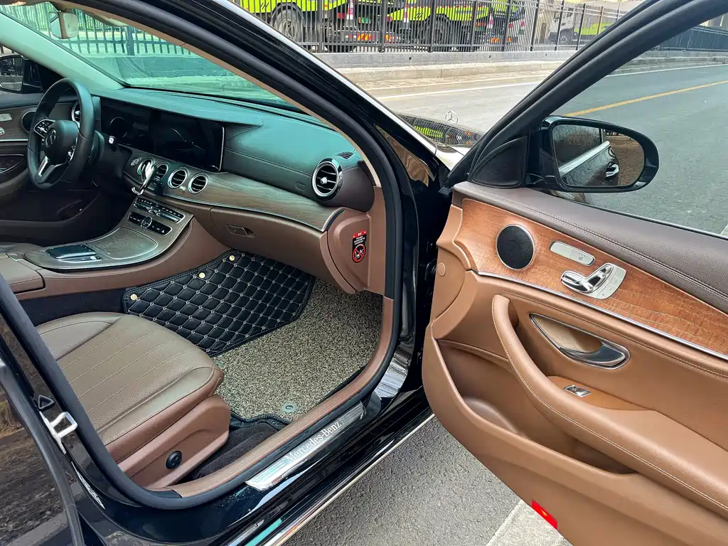 Mercedes-Benz E-Class 2018 — фото 9