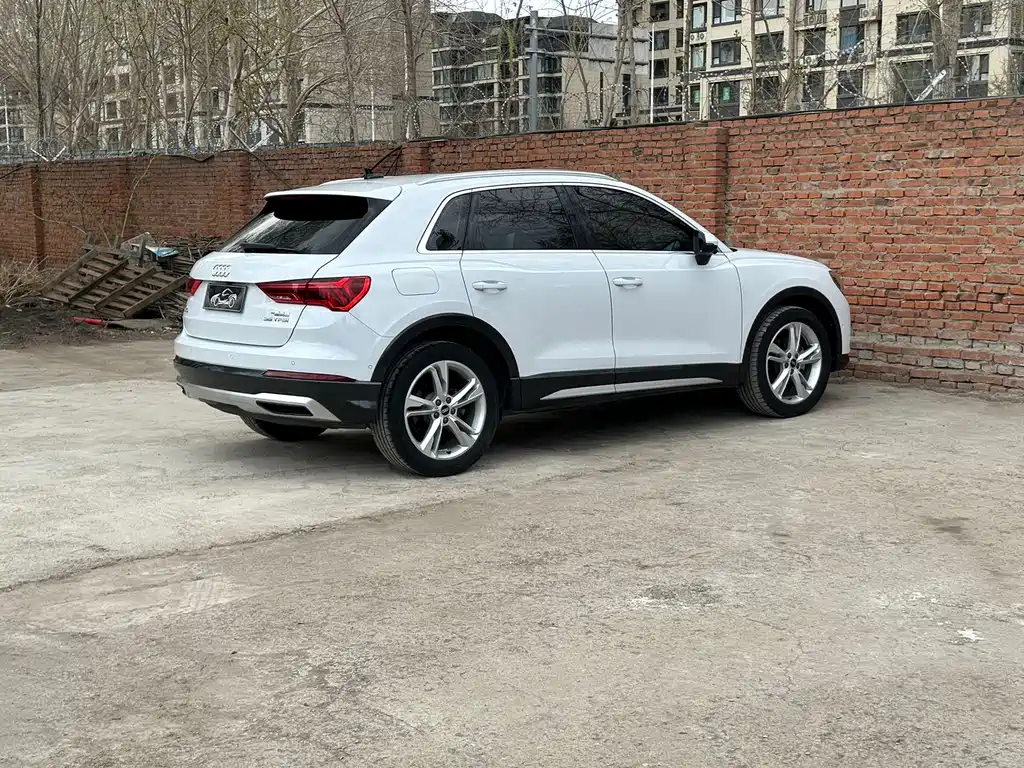 Audi Q3 2022 — фото 9