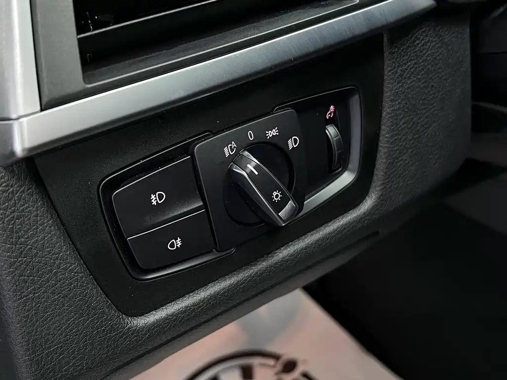 BMW 3 Series 2016 — фото 29
