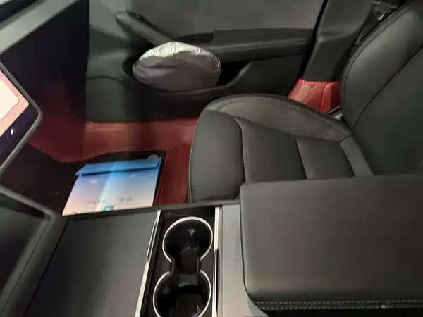 Tesla Model 3 2025