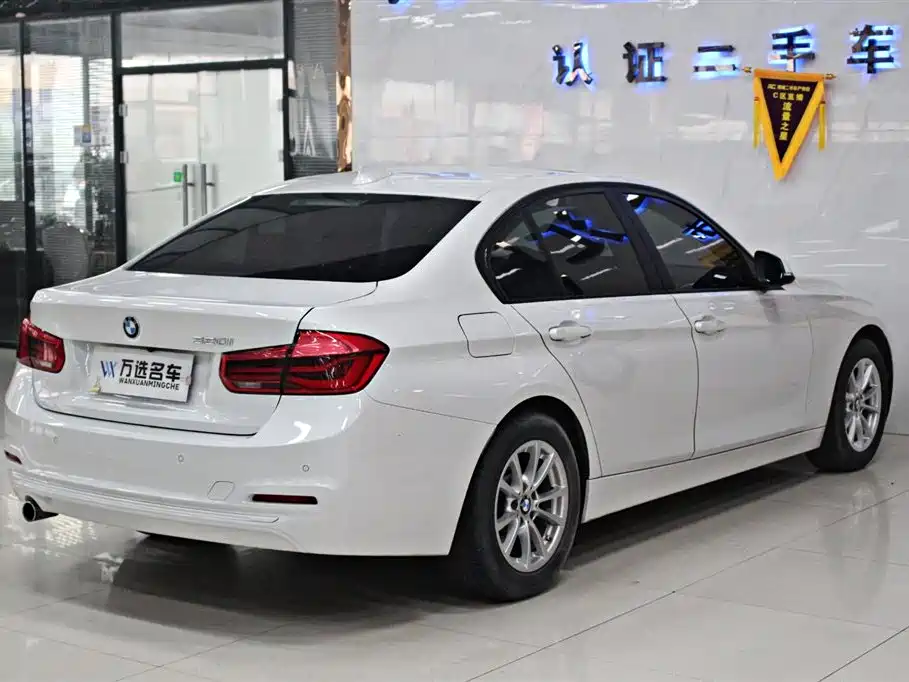 BMW 3 Series 2016 — фото 15