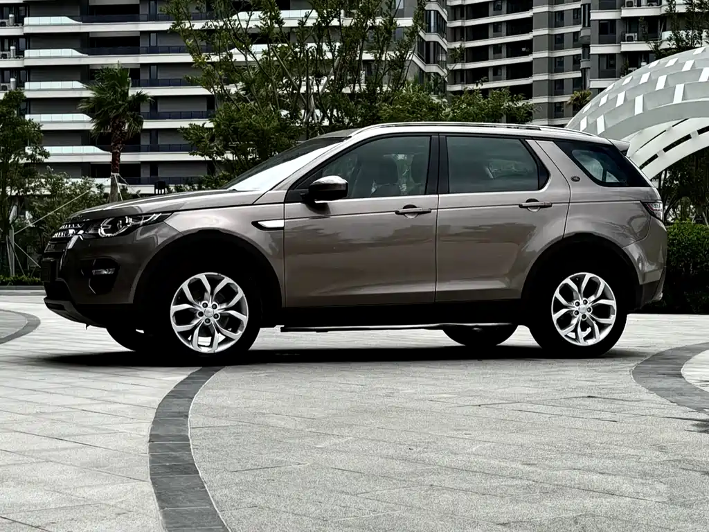 Land Rover Discovery Sport 2017 — фото 3