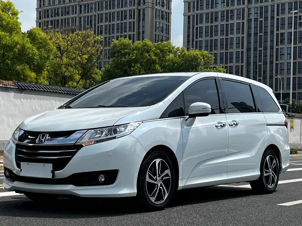 Honda Odyssey 2018 — фото 1