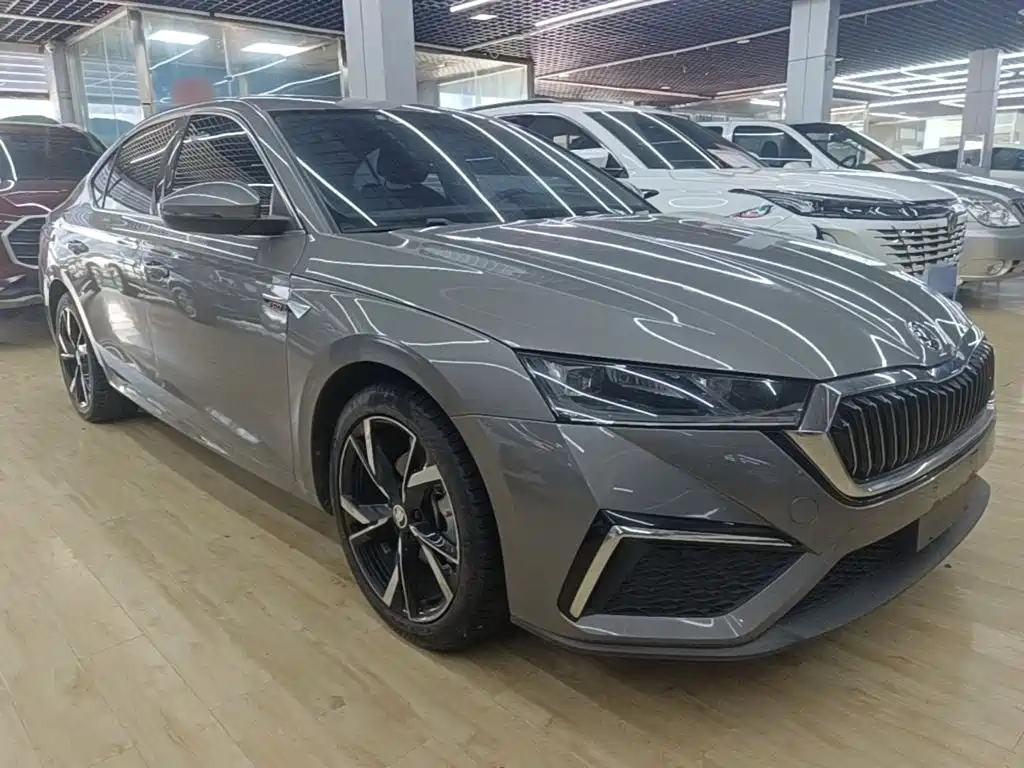 Skoda Octavia 2022 — фото 4