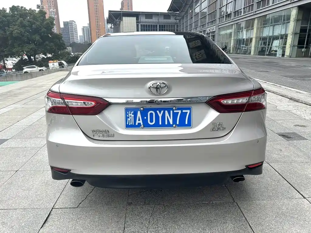 Toyota Camry 2018 — фото 3